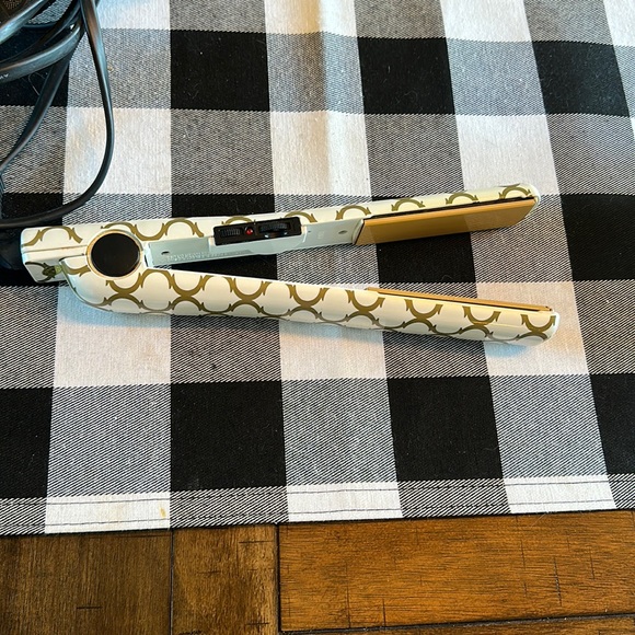 CHI Other - Chi flat iron
